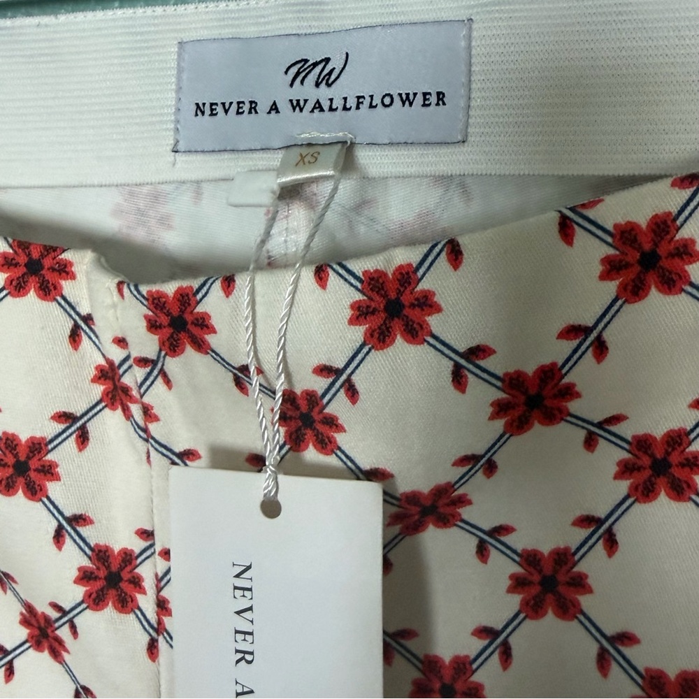 Never A Wallflower Co-Ord Set - Picture 5 of 13